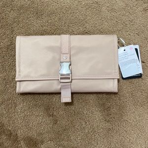 Lululemon Misty Shell Test of Time Travel Wallet
